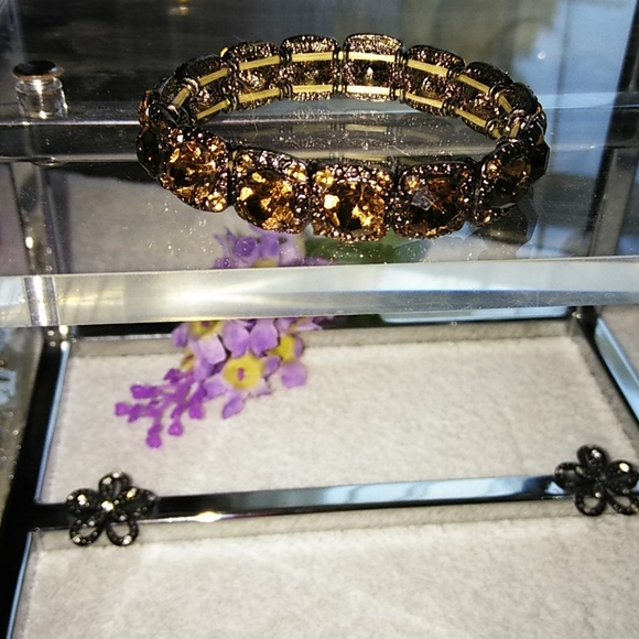 Jewelry - Cushion Cut Brown Stone Bracelet ❤️